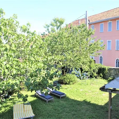 Villa Atmospheric Villa And Large Garden On Orta Lake *